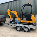JCB 8018 & Trailer